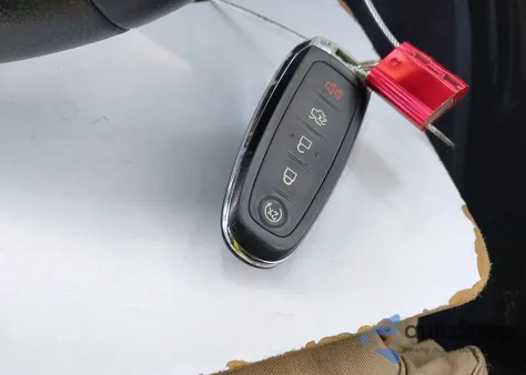 2015 Ford Escape Titanium z USA, uszkodzony, nr VIN 1FMCU9J96FUC85139